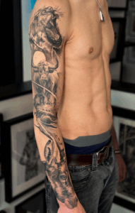 Der Firmenname ist Dark Drop Tattoo