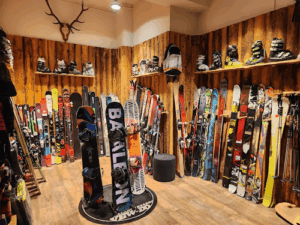 Der Firmenname ist Ski Station