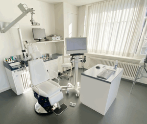 Nasen OP gegen Schnarchen - Dr. Jan Schwab Ihr ORL Spezialarzt für Nasen-, Hals- und Atemweg-OPs in Zürich